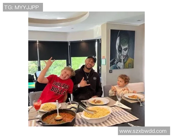 内马尔与裁判亲密合影展现体育精神与友谊的美好瞬间 内马尔与裁判亲密合影展现体育精神与友谊的美好瞬间