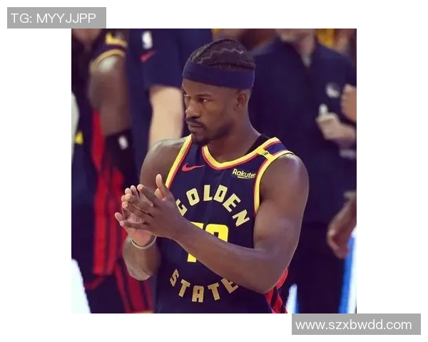 勇士与火箭直播间激战正酣球迷热情高涨期待精彩对决 勇士与火箭直播间激战正酣球迷热情高涨期待精彩对决